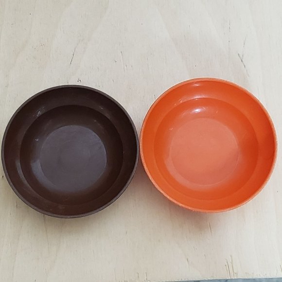 Vintage Tupperware Toys 2 Plates 2 Bowls 4 Pieces Orange Brown Yellow Plastic - Picture 2 of 6